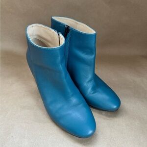 Shoes of Prey Teal Blue Leather Booties with Silver Heel. Size 7.5